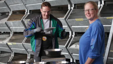 Michael Marx, Lehrer der Alfred-Wegener-Schule Kirchhain als Praktikant bei der Firma Rinn, Beton- und Naturstein GmbH & Co. KG, Heuchelheim