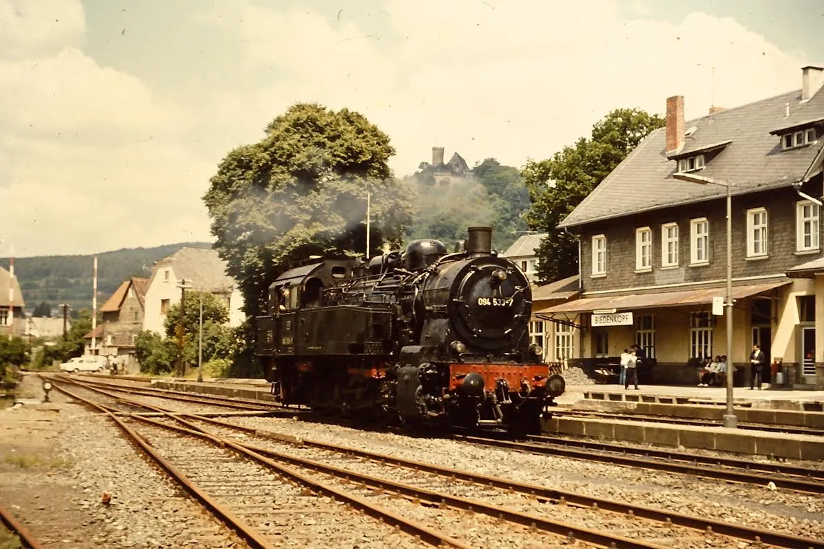 Aus der Vergangenheit bis in die Gegenwart: die neue Ausstellung im Hinterlandmuseum führt Besucher durch die Eisenbahngeschichte des Hinterlands. Foto: M. Ritter, Wetter