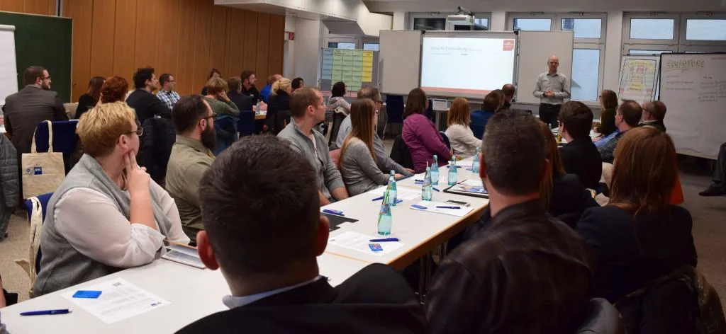 Diplom-Pädagoge Timo Schwedler gibt den Ausbildungsverantwortlichen Tipps für die Akquise von Azubis. Foto: P. Zielinski