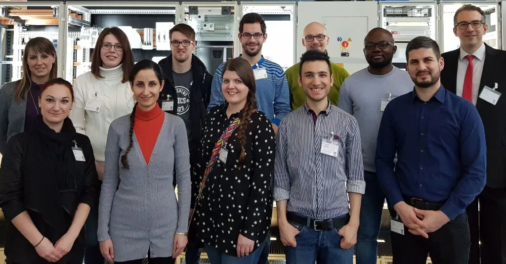 Angehörige des Herborner Unternehmens informierten die Studierenden von der THM auch über Wege zum Praktikum und in den Beruf. Foto: Rittal