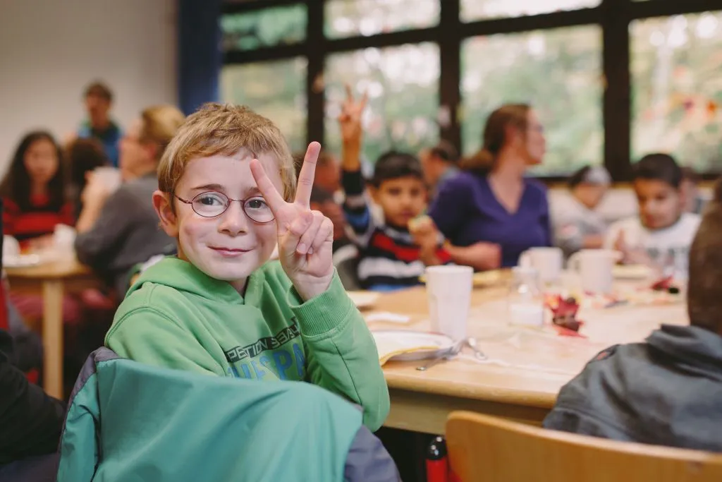 Die Schüler*innen der Mosaikschule hoffen auf eine Nominierung für die Endauswahl. (Foto: David Henkel)