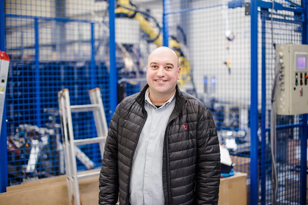 Jörg Diehl in der Fertigung bei SW-MOTECH