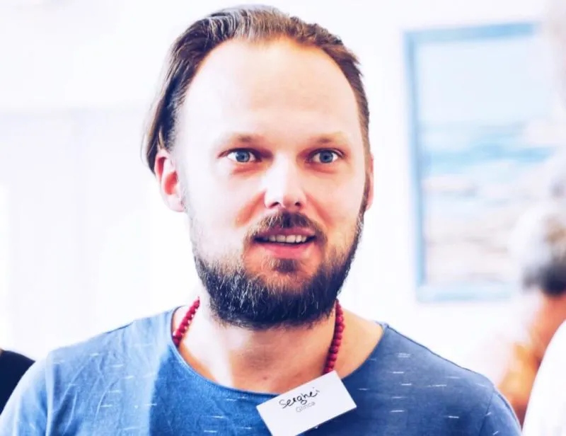  Serghei von CrystalsFirst 