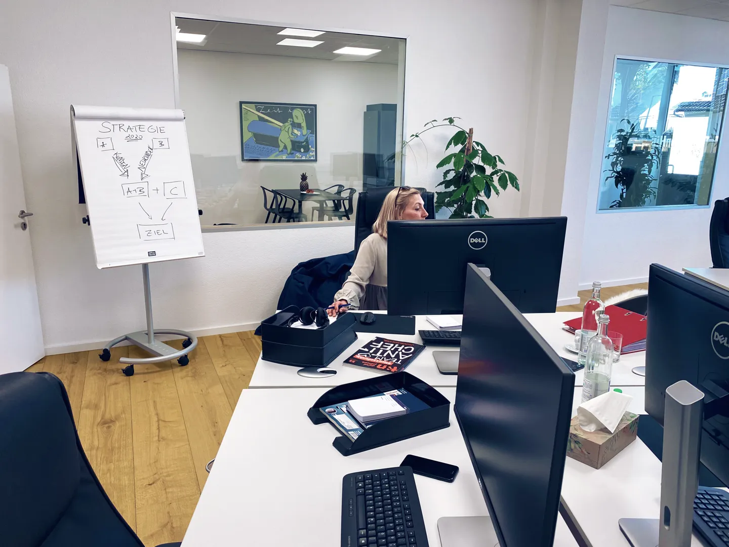 Workspace: Hier ist konzentriertes Arbeiten möglich: Neun hochwertige Arbeitsplätze stehen Interessenten zur Verfügung.