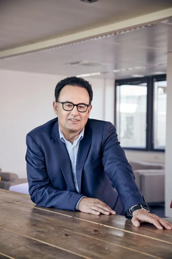 Dr. Sebastian Ritz, German Edge Cloud: „ONCITE ist die Antwort auf essentielle Fragen, die aktuell viele Unternehmen beschäftigen, nicht nur in der Industrie.“ (Quelle: Friedhelm Loh Group)