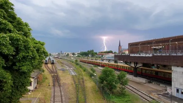 Vier Studentinnen der THM haben vor kurzem einen eigenen Fotografie- und Storytelling-Blog ins Leben gerufen: VITA • RITUS. (Quelle: Alena Mandler)
