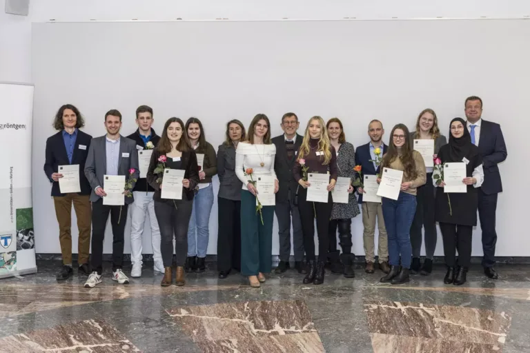 13 neue Stipendien für Marburger und Gießener Medizinstudierende