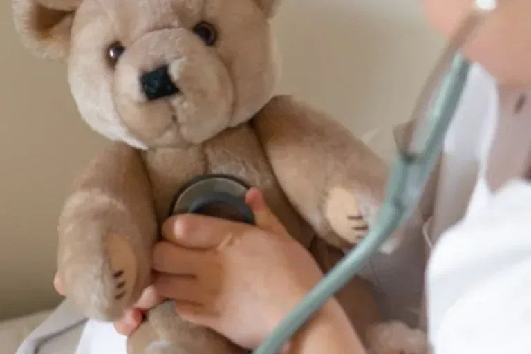 „Schon als kleines Kind bin ich mit einem Stethoskop rumgelaufen und habe meine Teddybären geheilt“