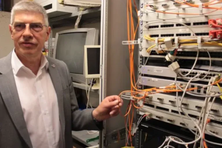 Der „Zubringer“ zur Datenautobahn