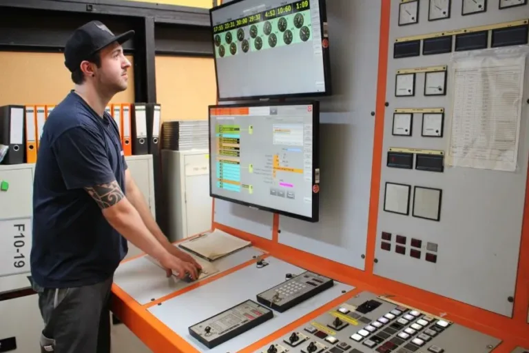 Mitarbeiter weiterbilden und motivieren mit der Initiative ProAbschluss