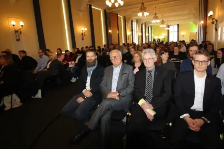 HIT: Schüler informieren sich bei StudiumPlus