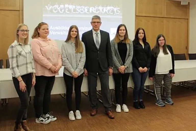 Ein zukunftssicherer Arbeitsplatz für Nachwuchsfachkräfte in der Verwaltung