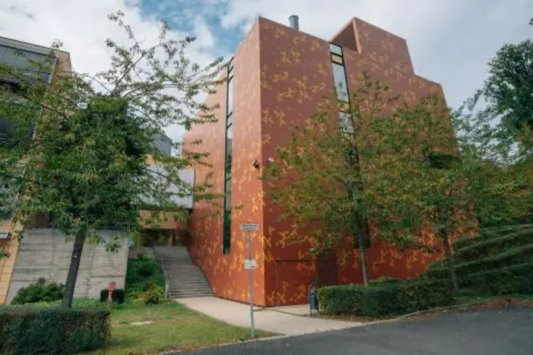 Gemeinsame Wissenschaftskonferenz fördert neues BSL-4-Labor