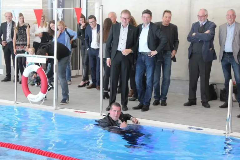 Landrat Manfred Michel eröffnet ein „Schmuckstück“