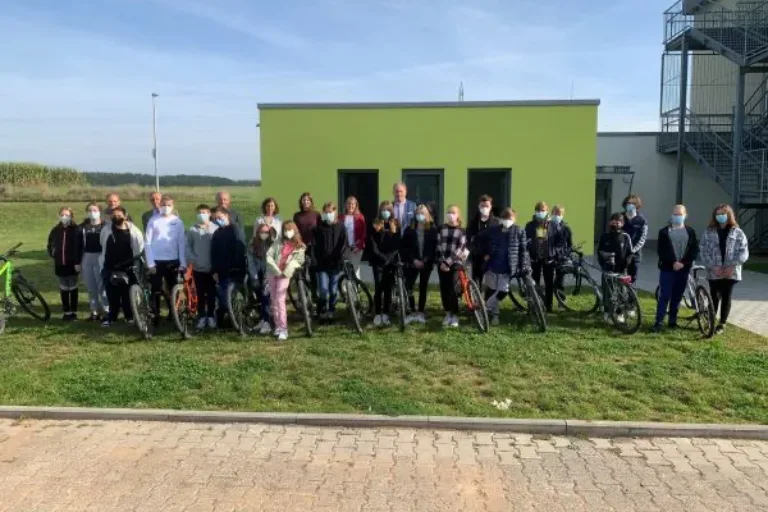 Schüler*innen nehmen ihre Schulwege unter die Lupe