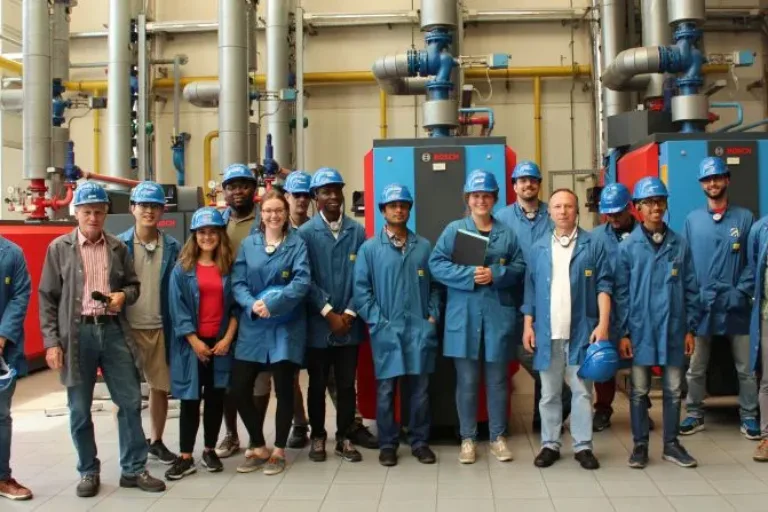 Tagesvisite beim Global Player in Lollar