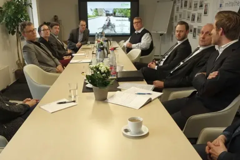 Immobilienszene vernetzt sich mit THM-Professor Piazolo