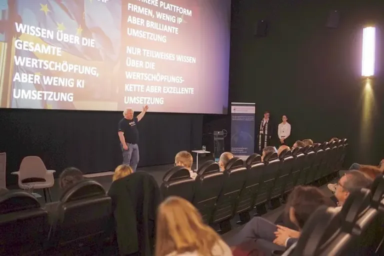 Erstes Innovationsforum Mittelhessen setzt Impulse für die Zukunft