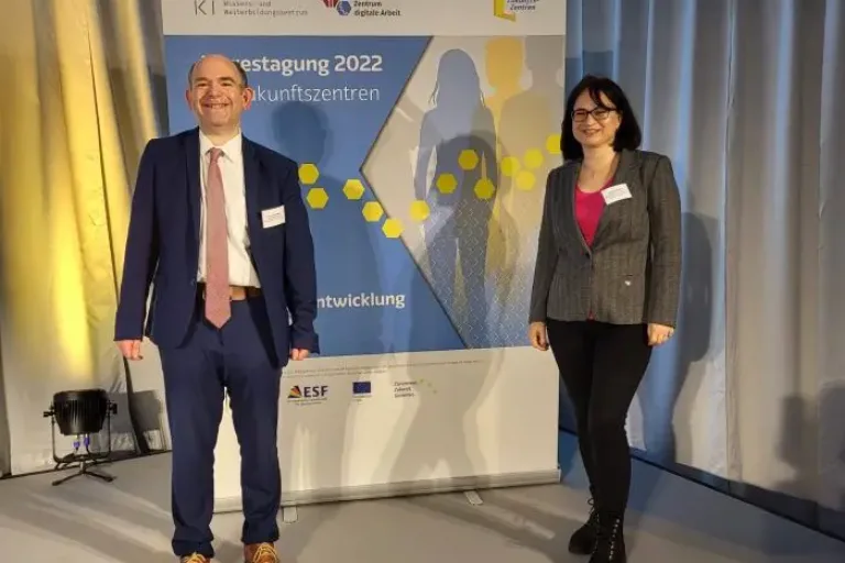 Weiterbildungsverbünde bei der Jahrestagung der Zukunftszentren in Berlin