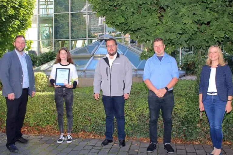 Schülerin aus Dillenburg zieht beim Wettbewerb „Bester Praktikumsbericht“ ins Landesfinale ein