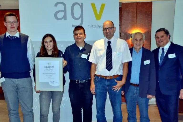 Arbeitgeberverband zeichnet Limburger Schülerfirma „HoStArts“ aus