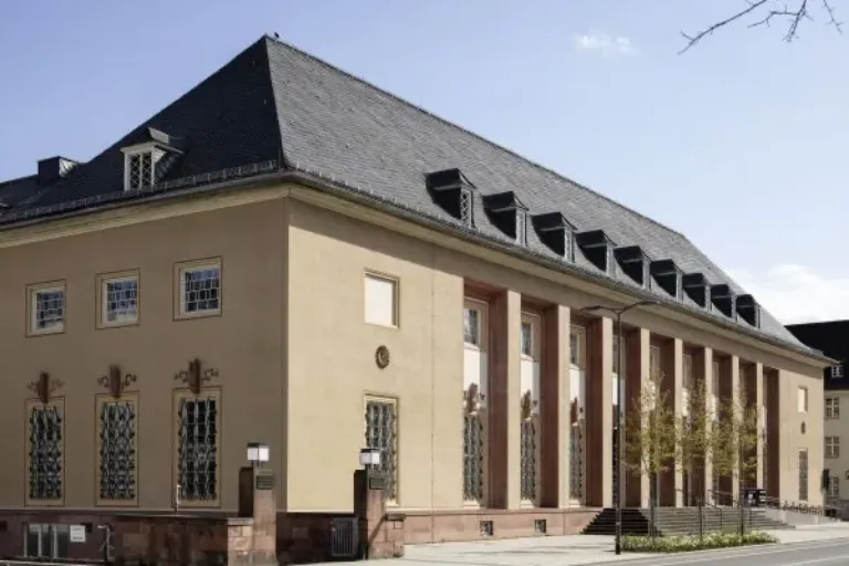 „Große Bühne für die Kunst“