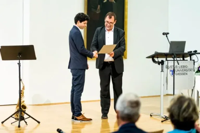 Rudolf-Kaiser-Preis für Dr. Arash Rahimi-Iman