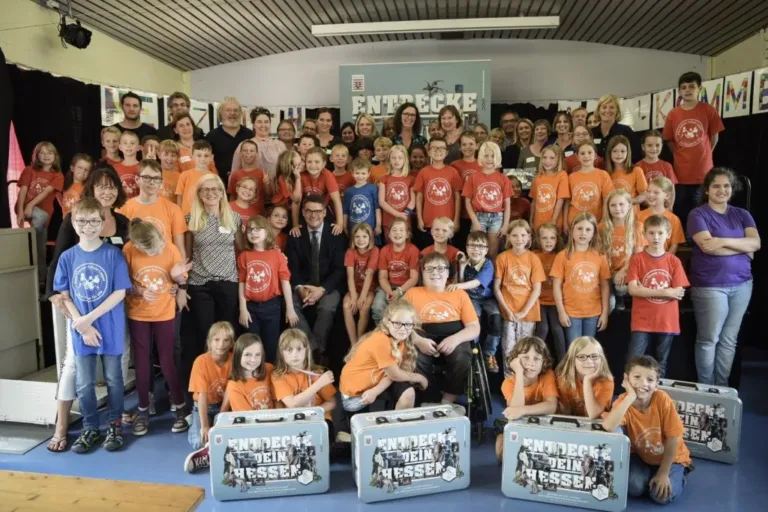 Der Hessische Museumskoffer erscheint wieder in den Klassenzimmern