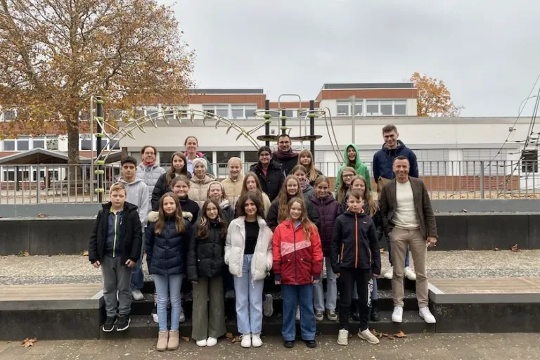 Schüler nehmen ihre Schulwege unter die Lupe
