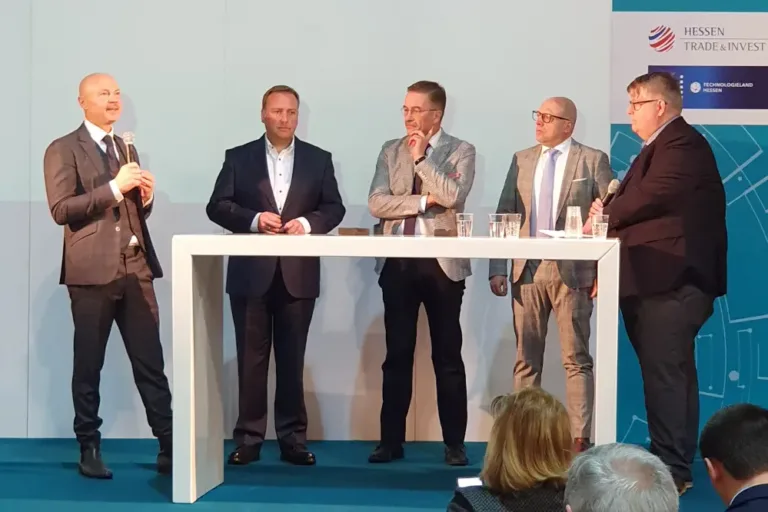 Regionalmanagement moderiert W3+Fair Eröffnung in Wetzlar