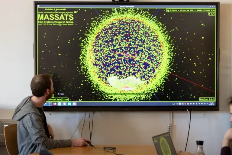 Wie eine Forschergruppe den Weltraum sicherer machen will