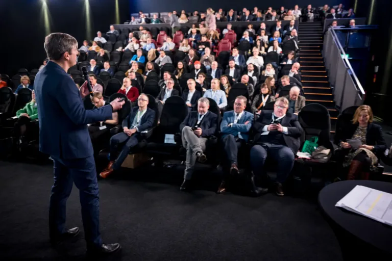 Viertes Innovationsforum Mittelhessen Sprungkraft entwickeln, Standfestigkeit erhalten