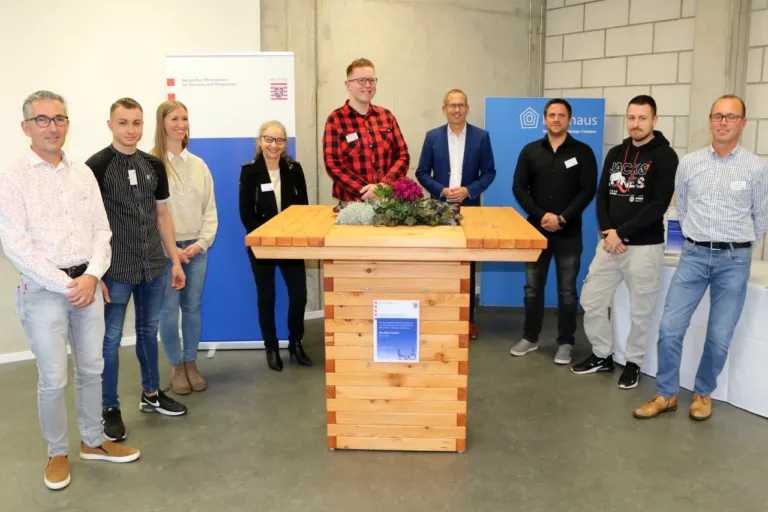 Druckzentrum Marburg und adunox GmbH aus Schotten für beispielhafte Beschäftigung und Integration schwerbehinderter Menschen gewürdigt