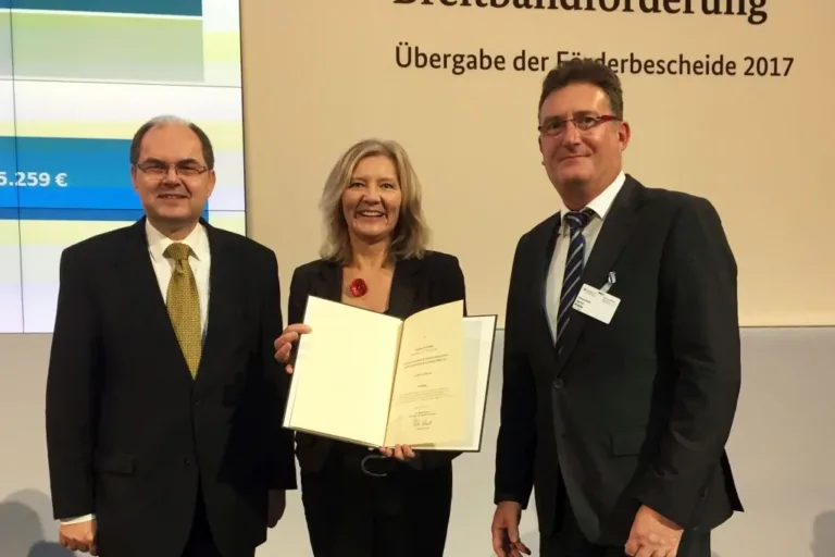 Knapp 6,3 Mio. Euro für noch schnelleres Internet an Schulen