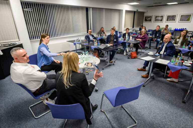 Treffen Ak Neue Wege: Nachqualifizierung, Umschulung und Inklusion. Maßgeschneiderte Wege in der Personalentwicklung zur Mitarbeitergewinnung und -bindung am 20.02.2025 bei Noveda in Langgöns. Im Auftrag der Regionalmanagement Mittelhessen GmbH.